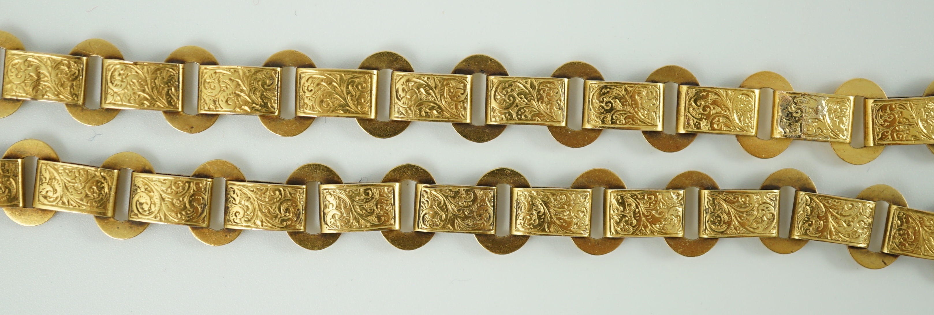 A Victorian 15ct gold necklace